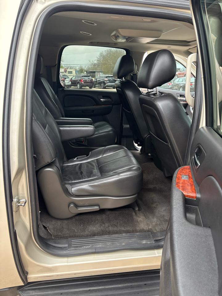 Chevrolet Suburban LT 1500 2WD 2014