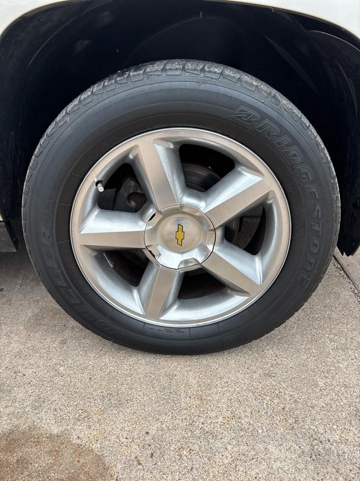 Chevrolet Suburban LT 1500 2WD 2014