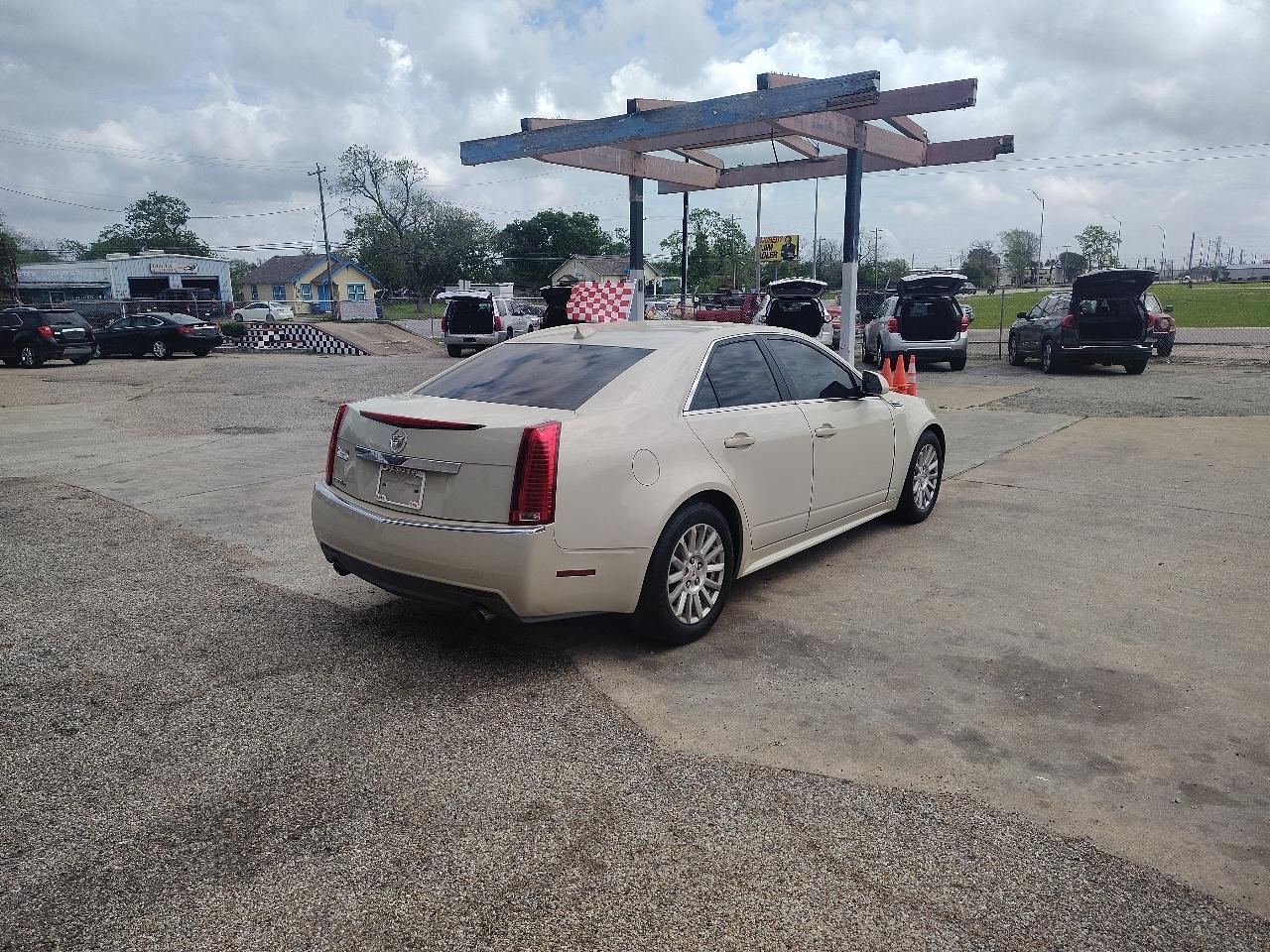 Cadillac CTS 3.0L Luxury AWD 2010