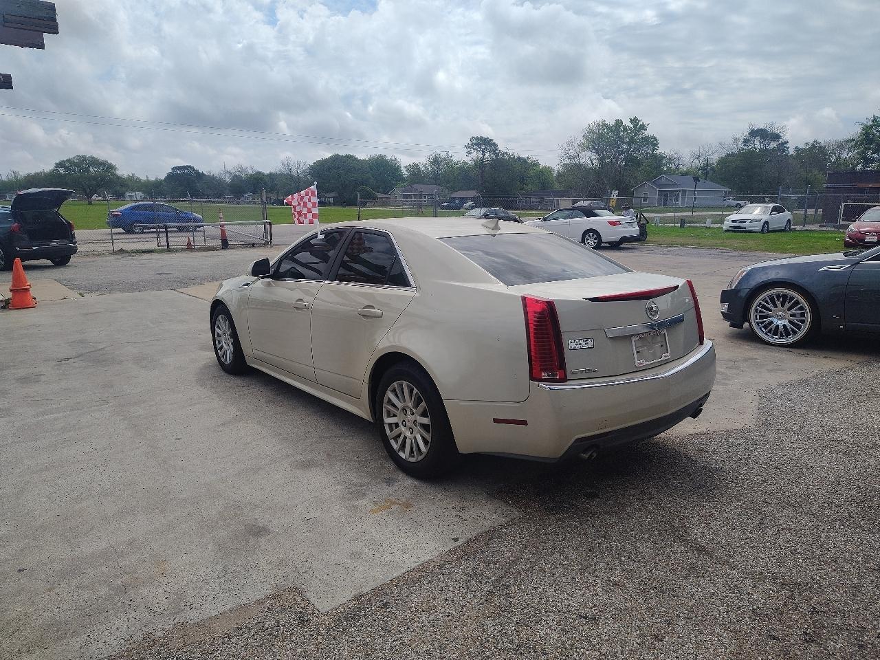 Cadillac CTS 3.0L Luxury AWD 2010