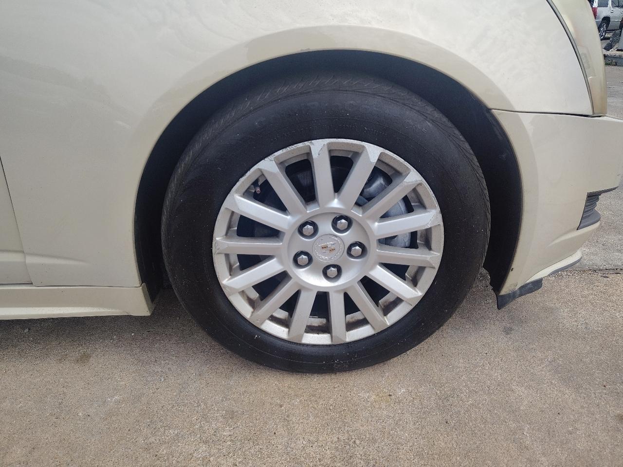 Cadillac CTS 3.0L Luxury AWD 2010