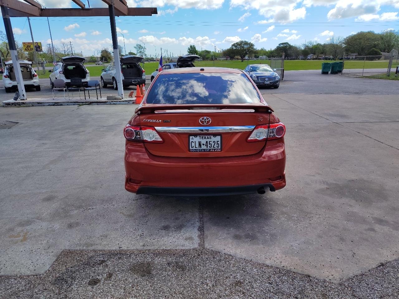 Toyota Corolla S 5-Speed MT 2013