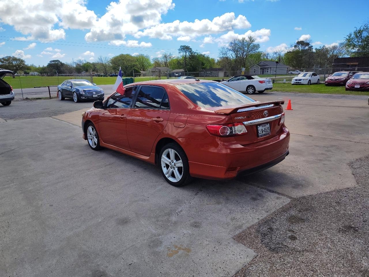 Toyota Corolla S 5-Speed MT 2013