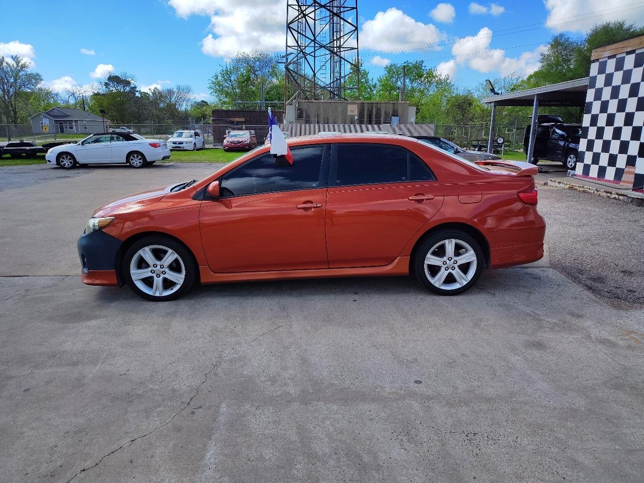 Toyota Corolla S 5-Speed MT 2013