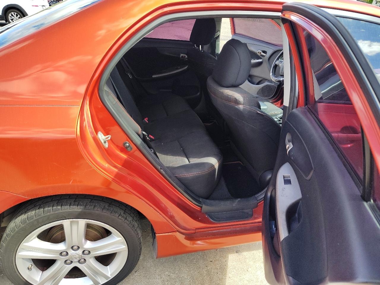 Toyota Corolla S 5-Speed MT 2013