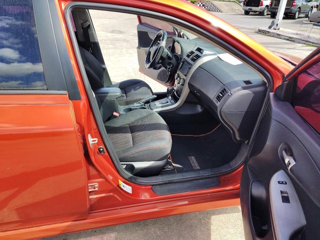 Toyota Corolla S 5-Speed MT 2013