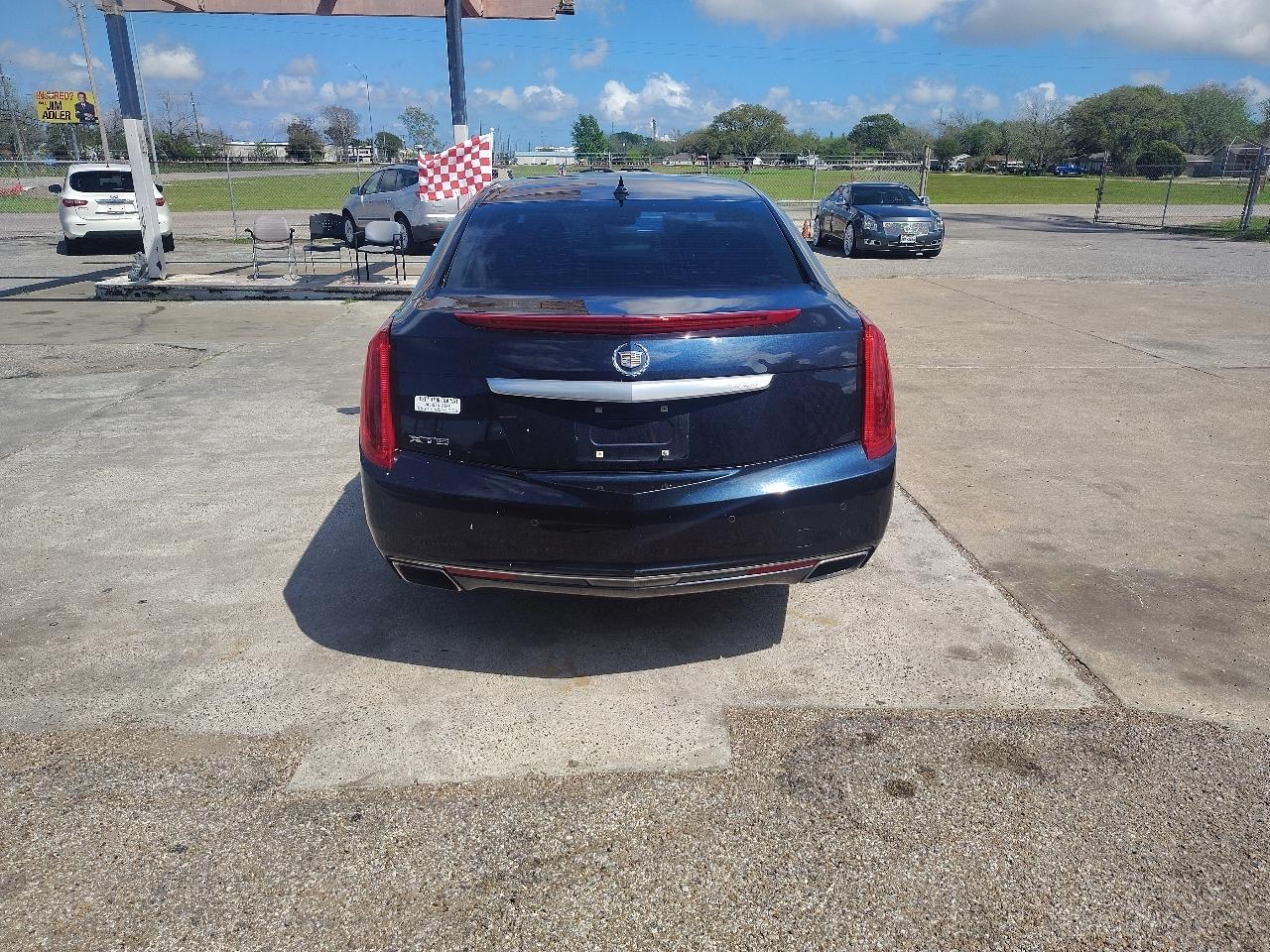 Cadillac XTS Premium 2013