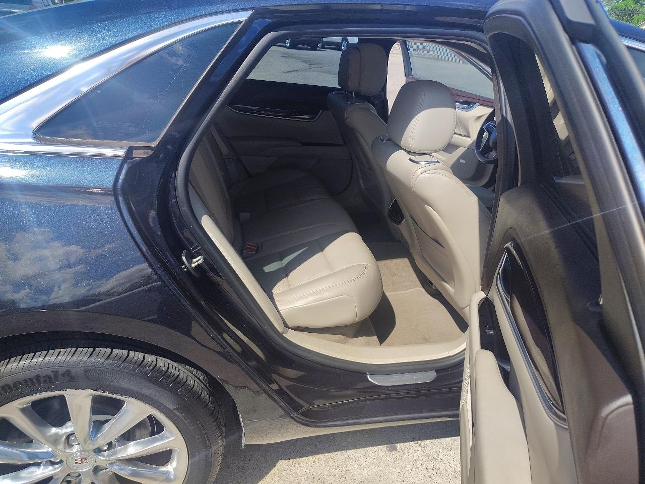 Cadillac XTS Premium 2013