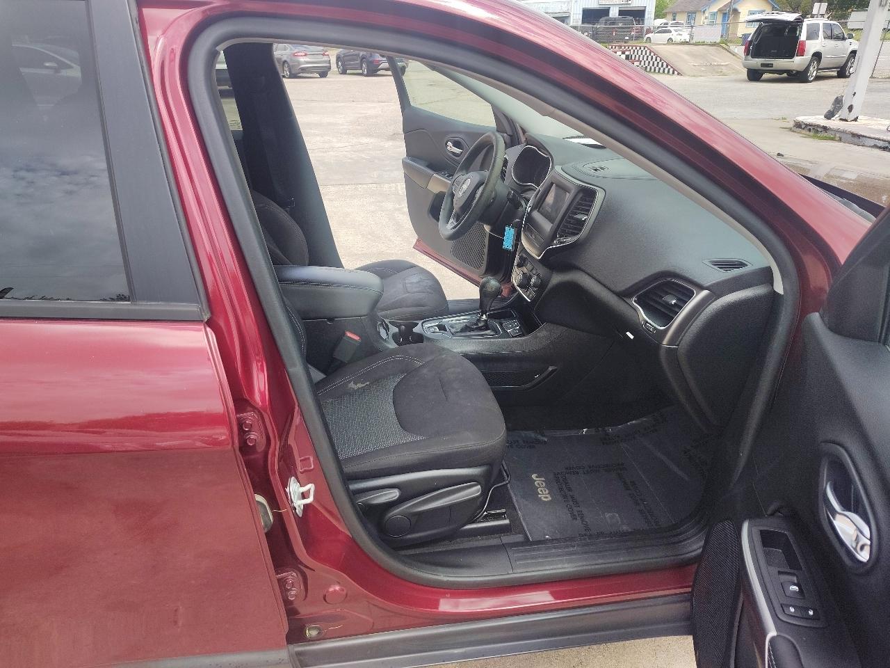 Jeep Cherokee Latitude FWD 2020