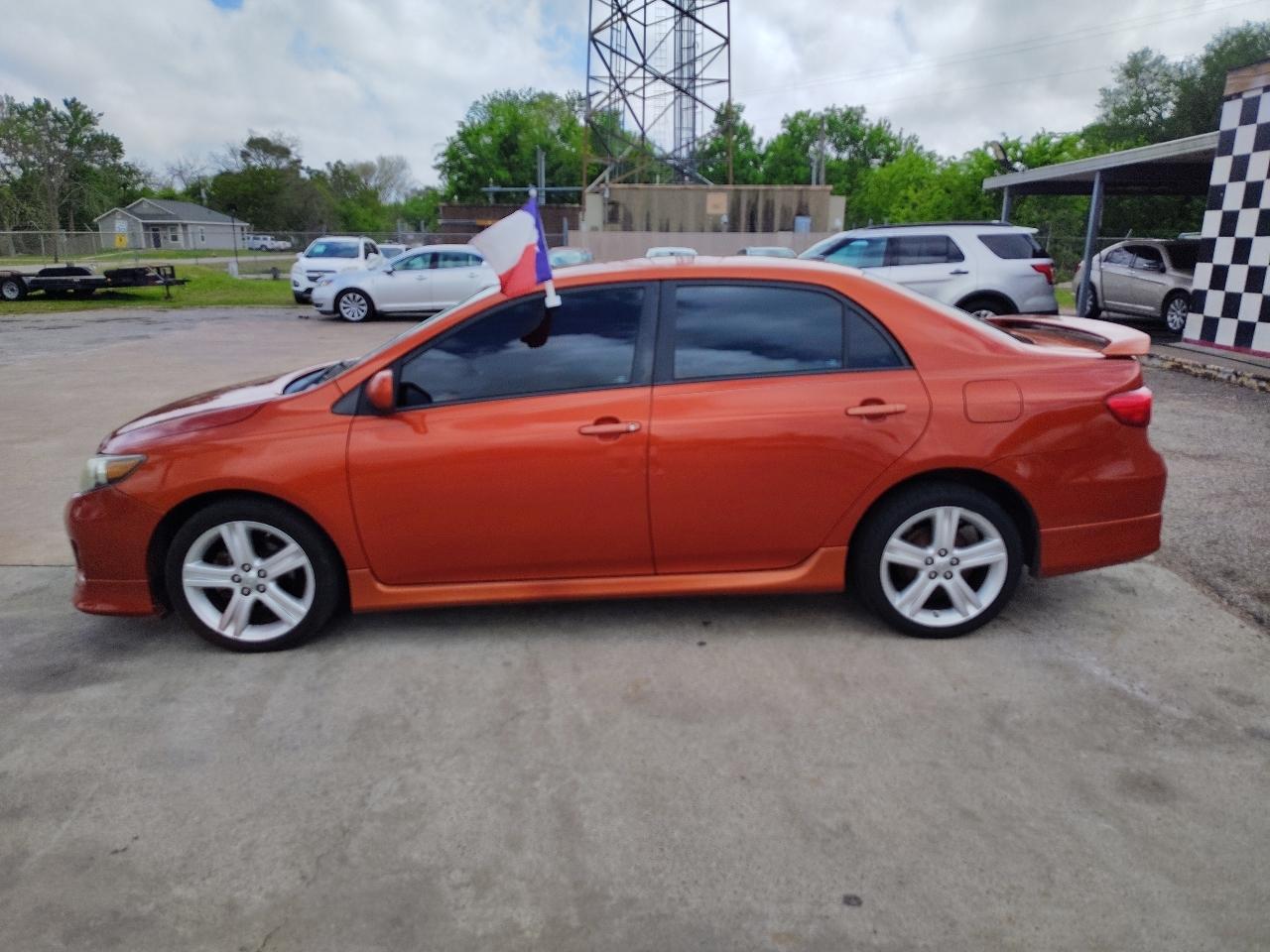 Toyota Corolla S 5-Speed MT 2013