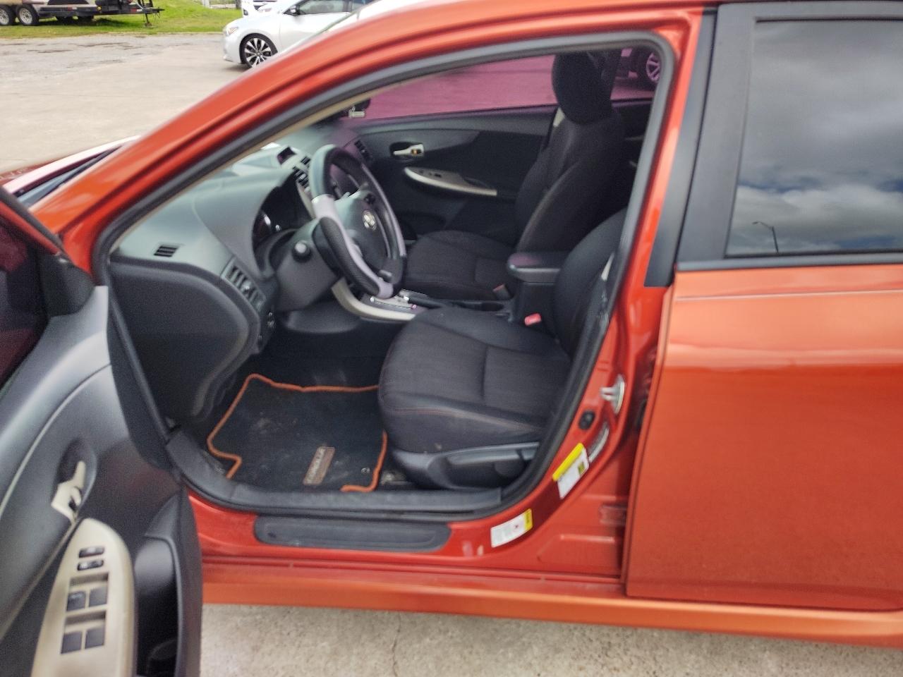 Toyota Corolla S 5-Speed MT 2013