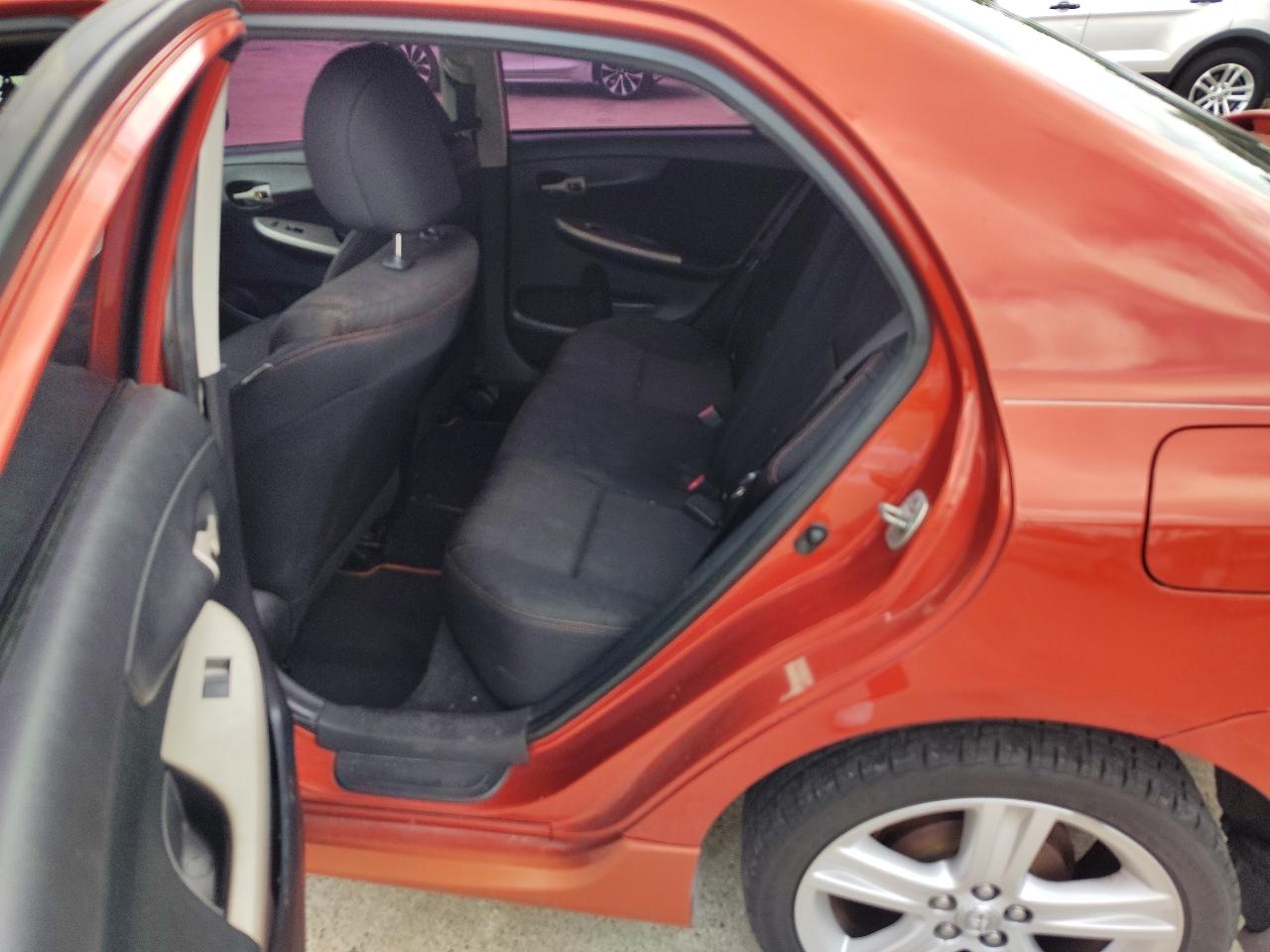 Toyota Corolla S 5-Speed MT 2013