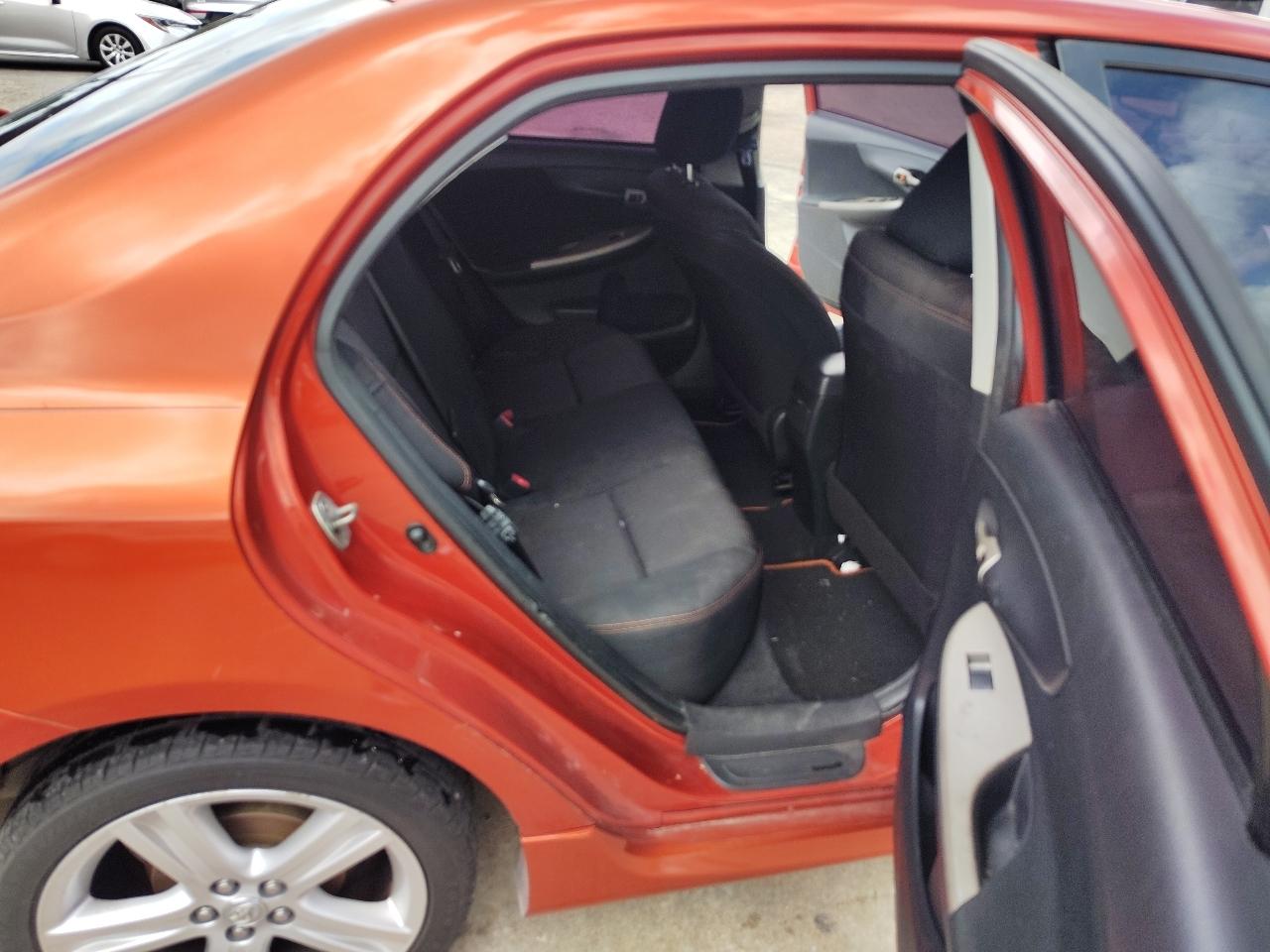 Toyota Corolla S 5-Speed MT 2013