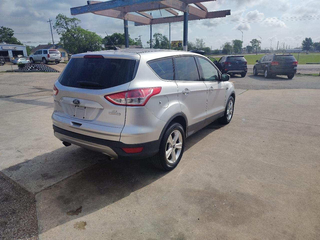 Ford Escape SE FWD 2016