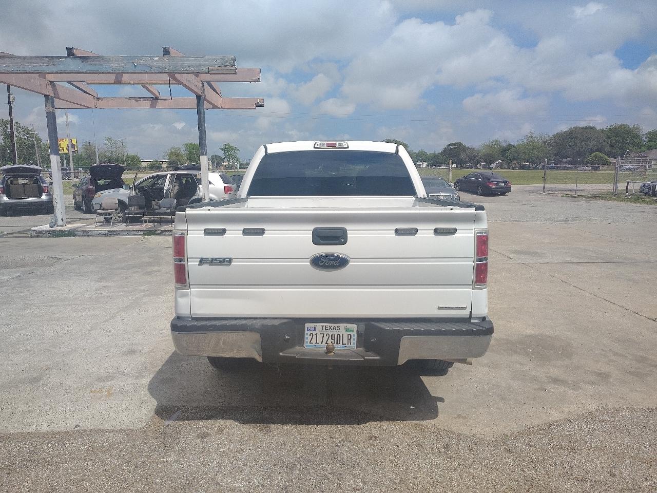 Ford F-150 XL SuperCrew 5.5-ft. Bed 2WD 2014