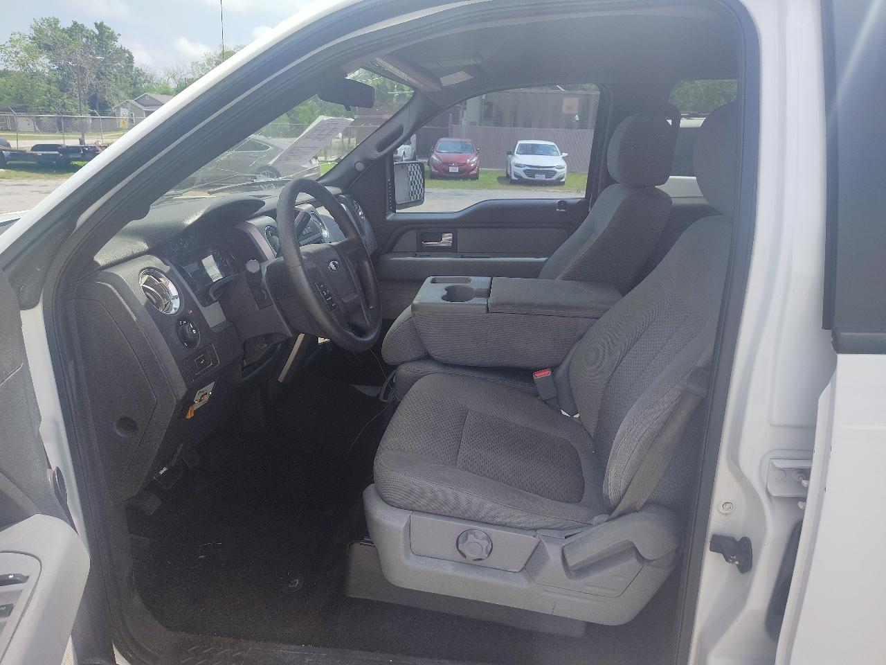 Ford F-150 XL SuperCrew 5.5-ft. Bed 2WD 2014