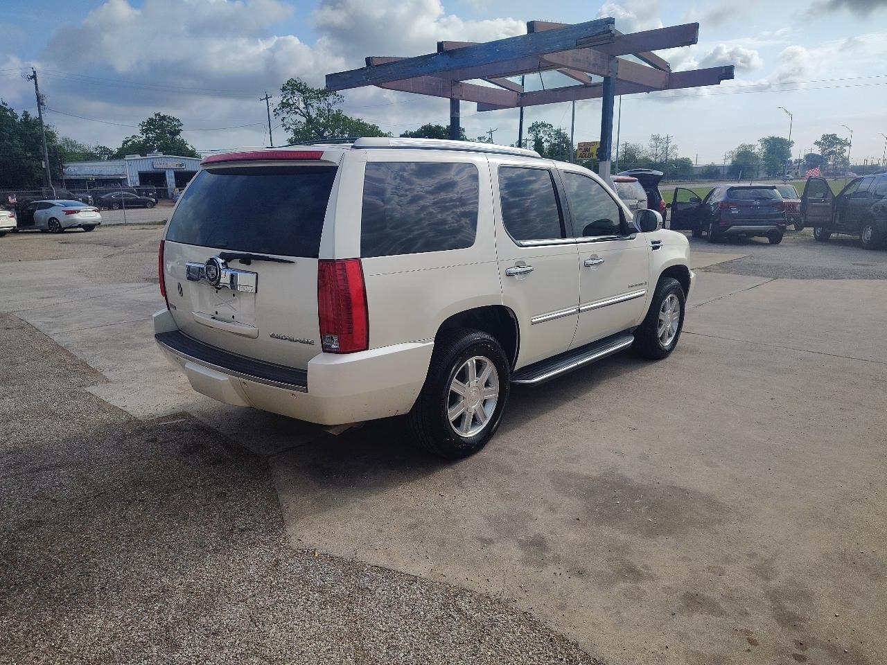 Cadillac Escalade 2WD 2009