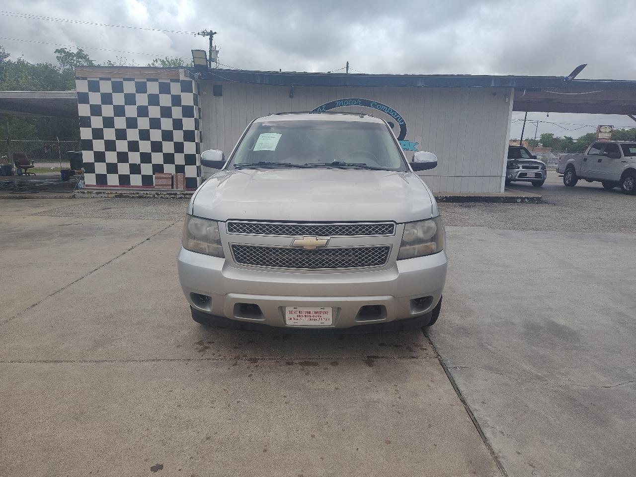 Chevrolet Suburban LTZ 1500 2WD 2011