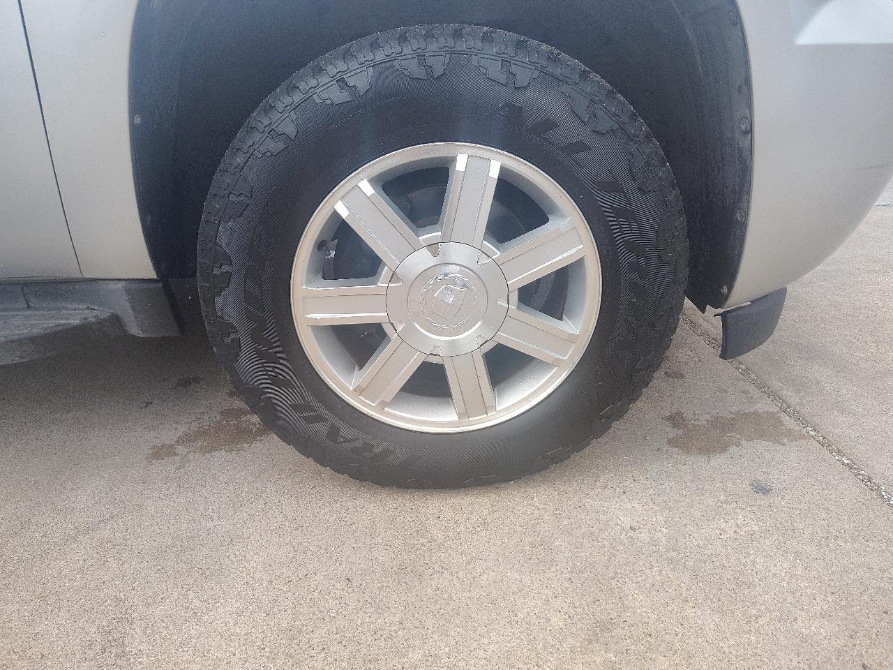 Chevrolet Suburban LTZ 1500 2WD 2011