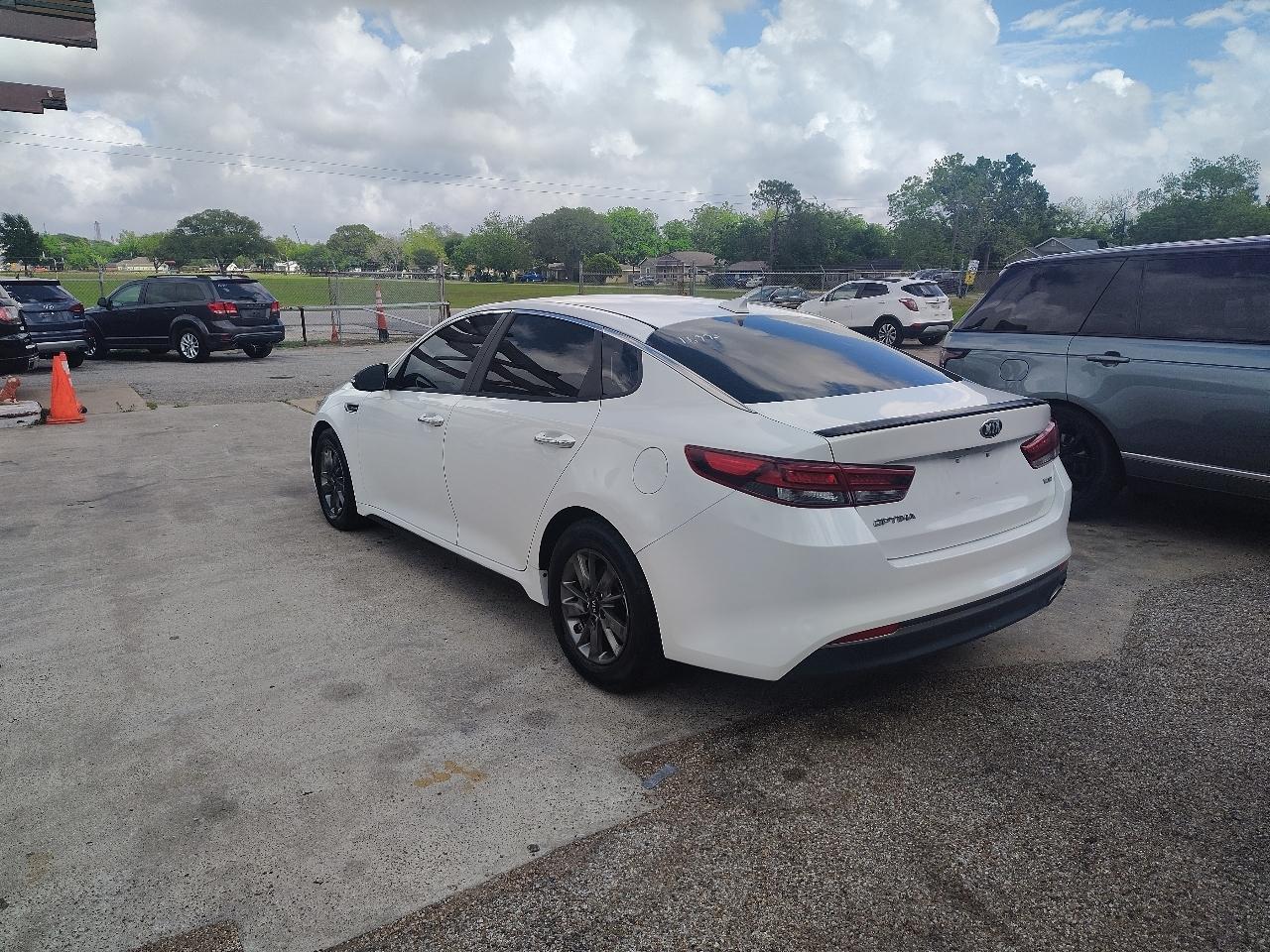 Kia Optima LX 2017