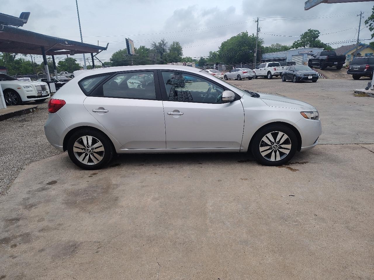 Kia Forte 5-Door EX 2013