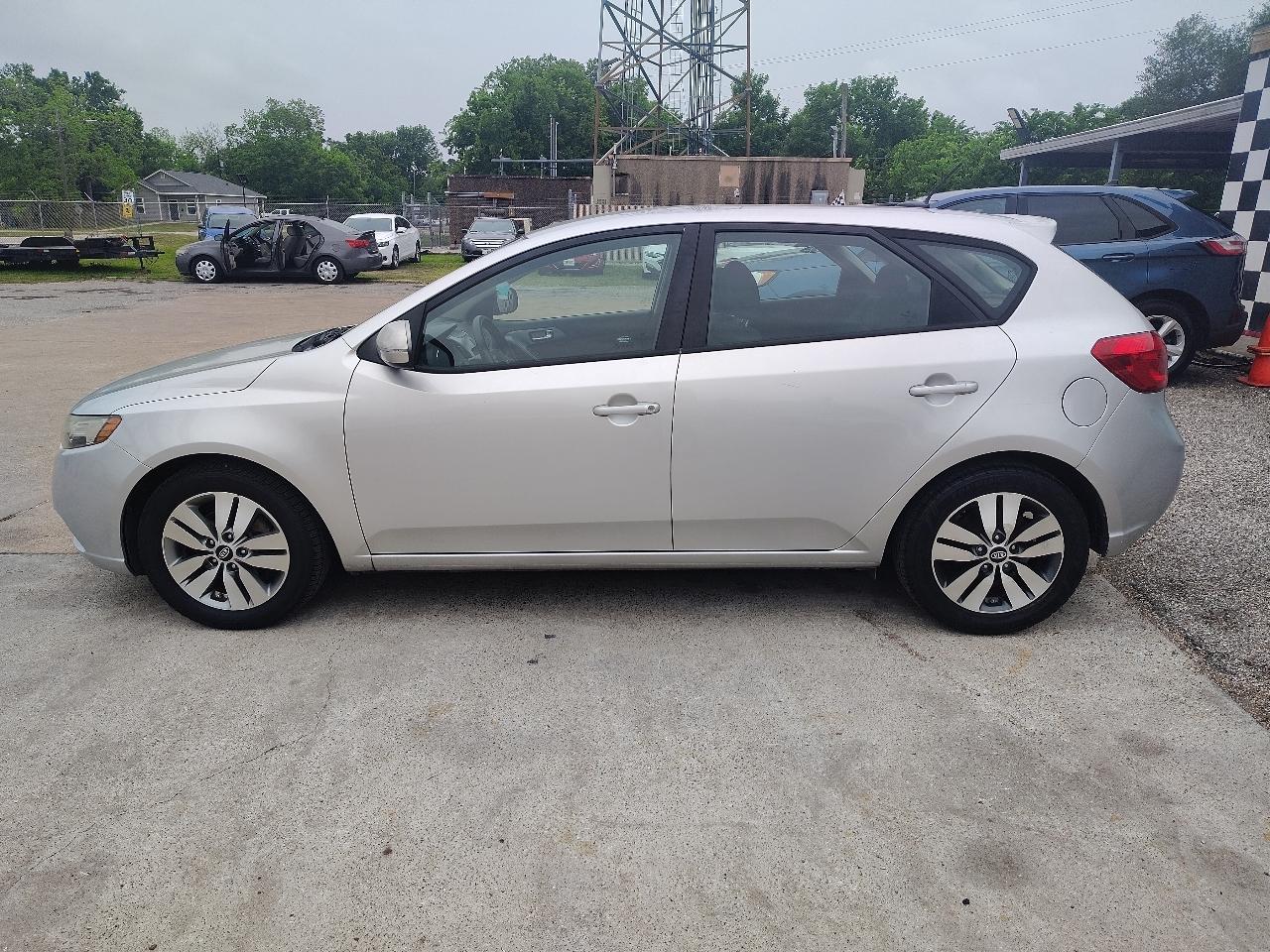 Kia Forte 5-Door EX 2013