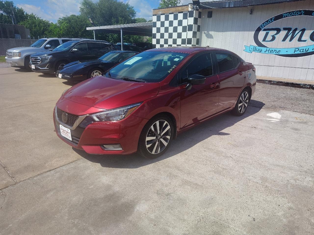 Nissan Versa SR 2021