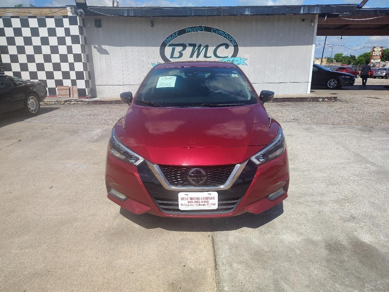 Nissan Versa SR 2021