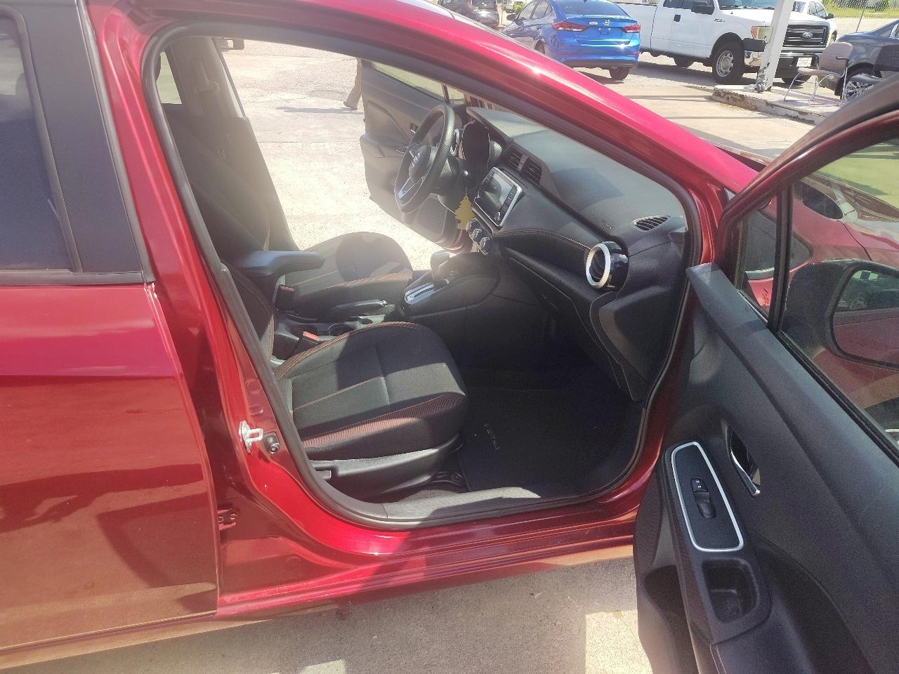 Nissan Versa SR 2021
