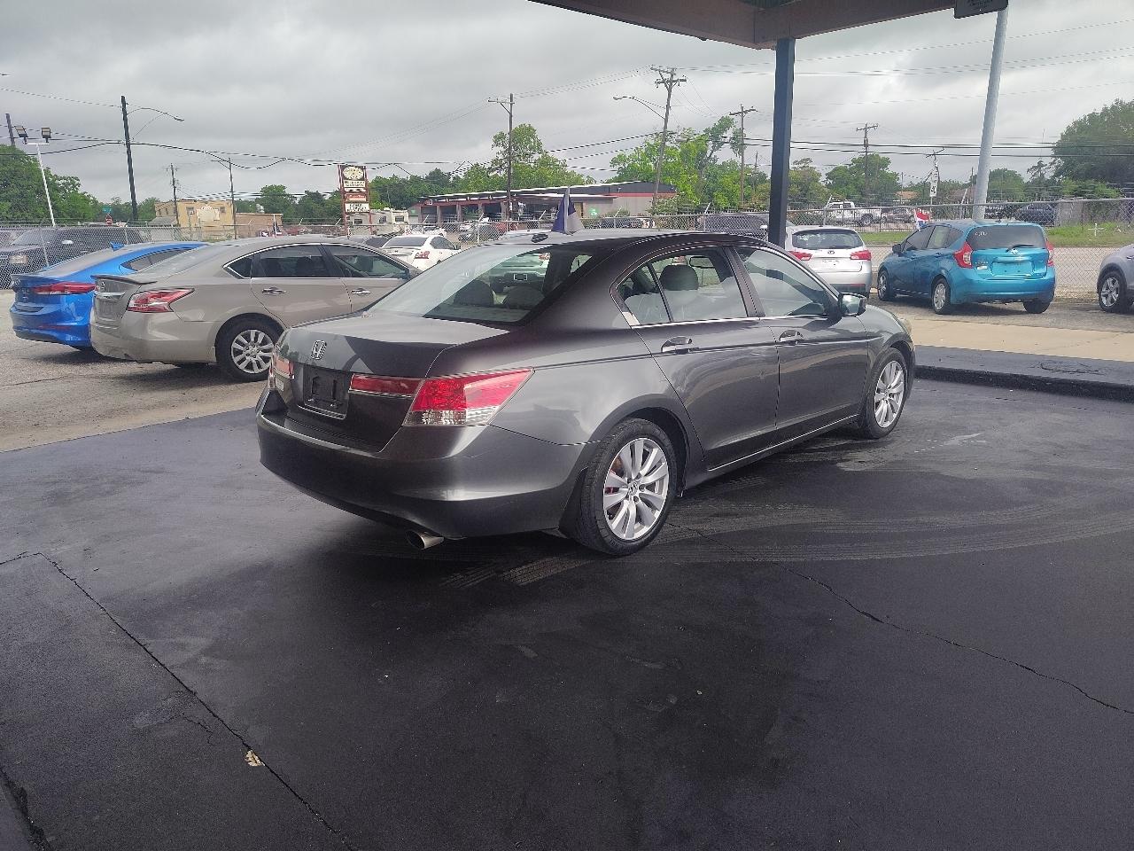Honda Accord EX-L Sedan AT 2011