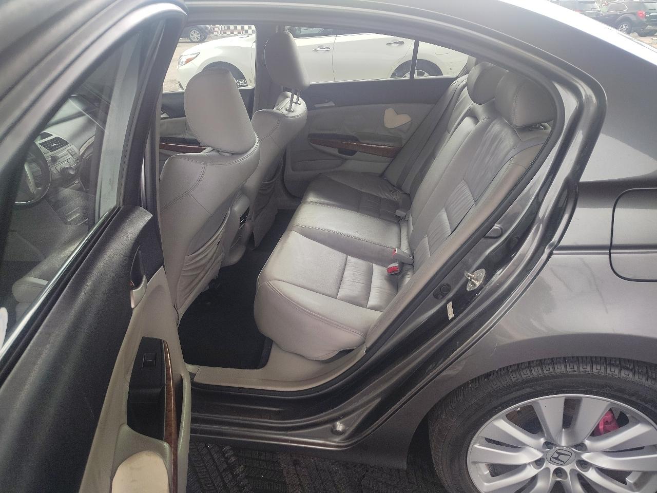 Honda Accord EX-L Sedan AT 2011