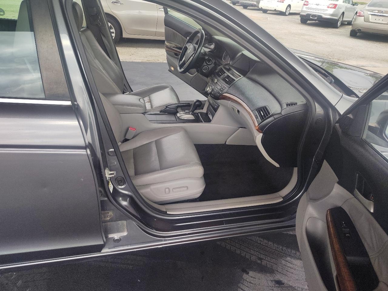 Honda Accord EX-L Sedan AT 2011