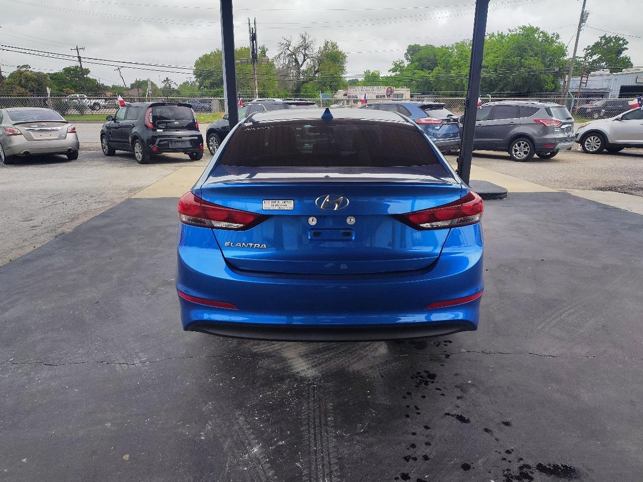 Hyundai Elantra SE 6AT 2017