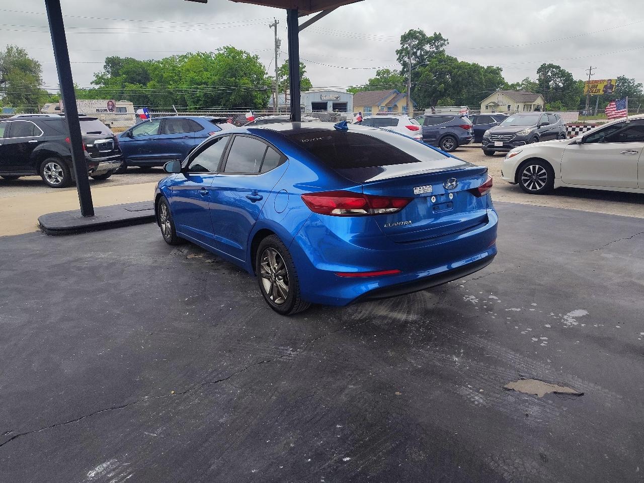 Hyundai Elantra SE 6AT 2017
