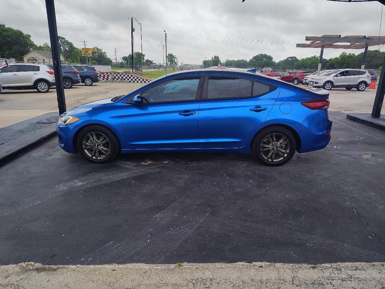 Hyundai Elantra SE 6AT 2017