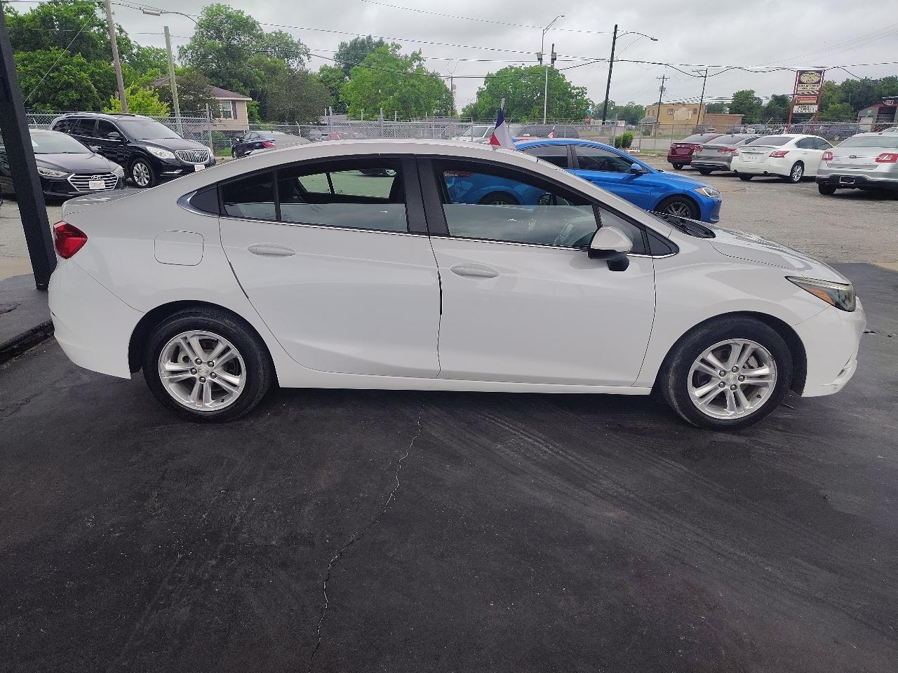 Chevrolet Cruze LT Auto 2017