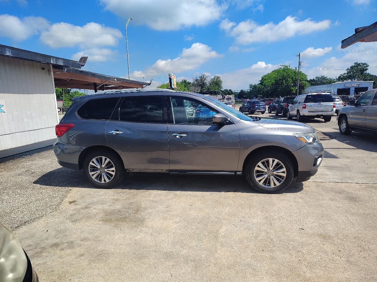 Nissan Pathfinder S 2WD 2019