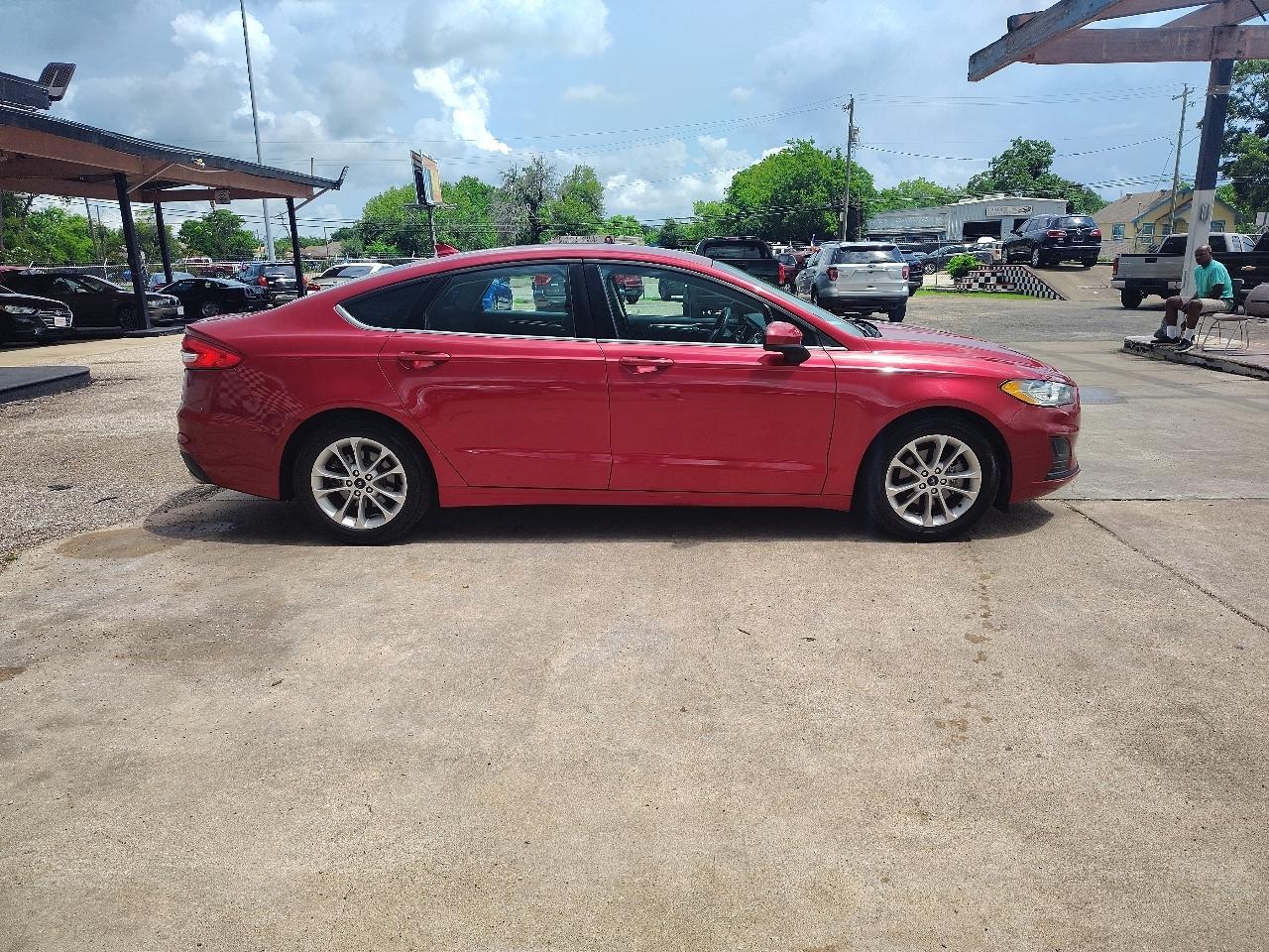 Ford Fusion SE 2020