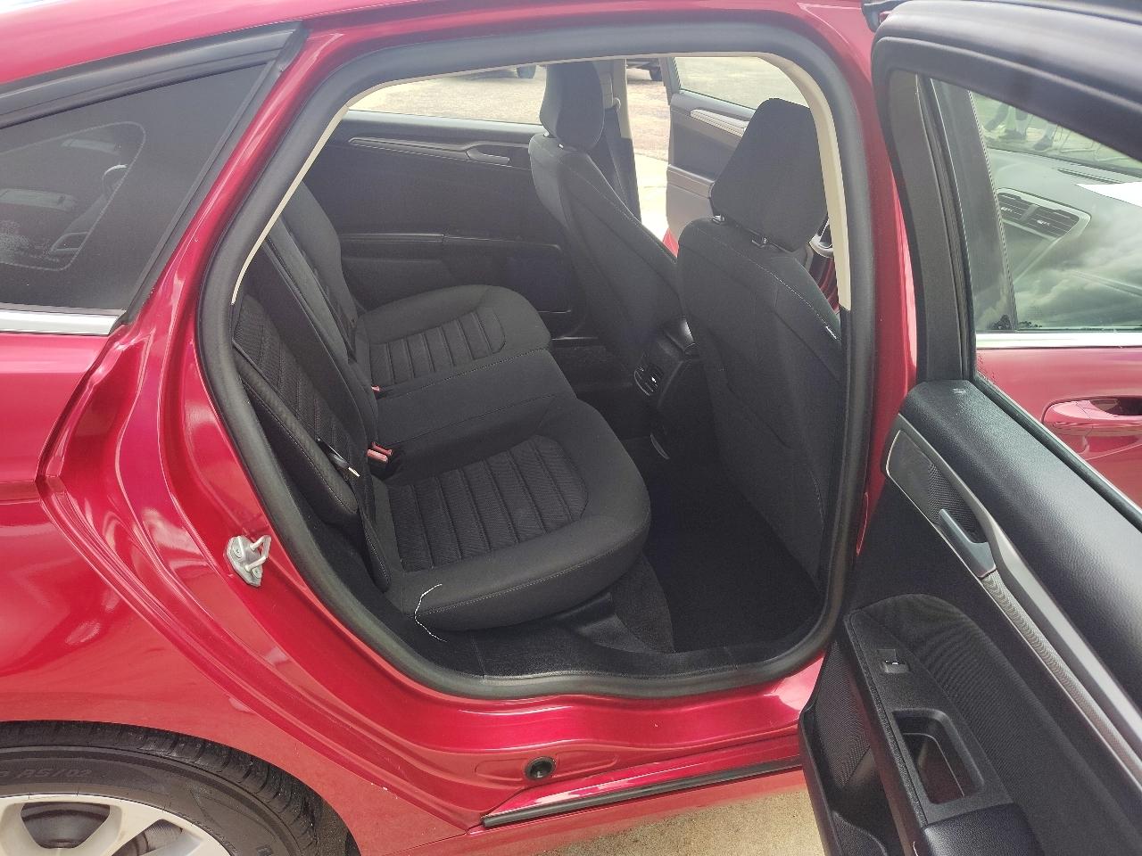 Ford Fusion SE 2020