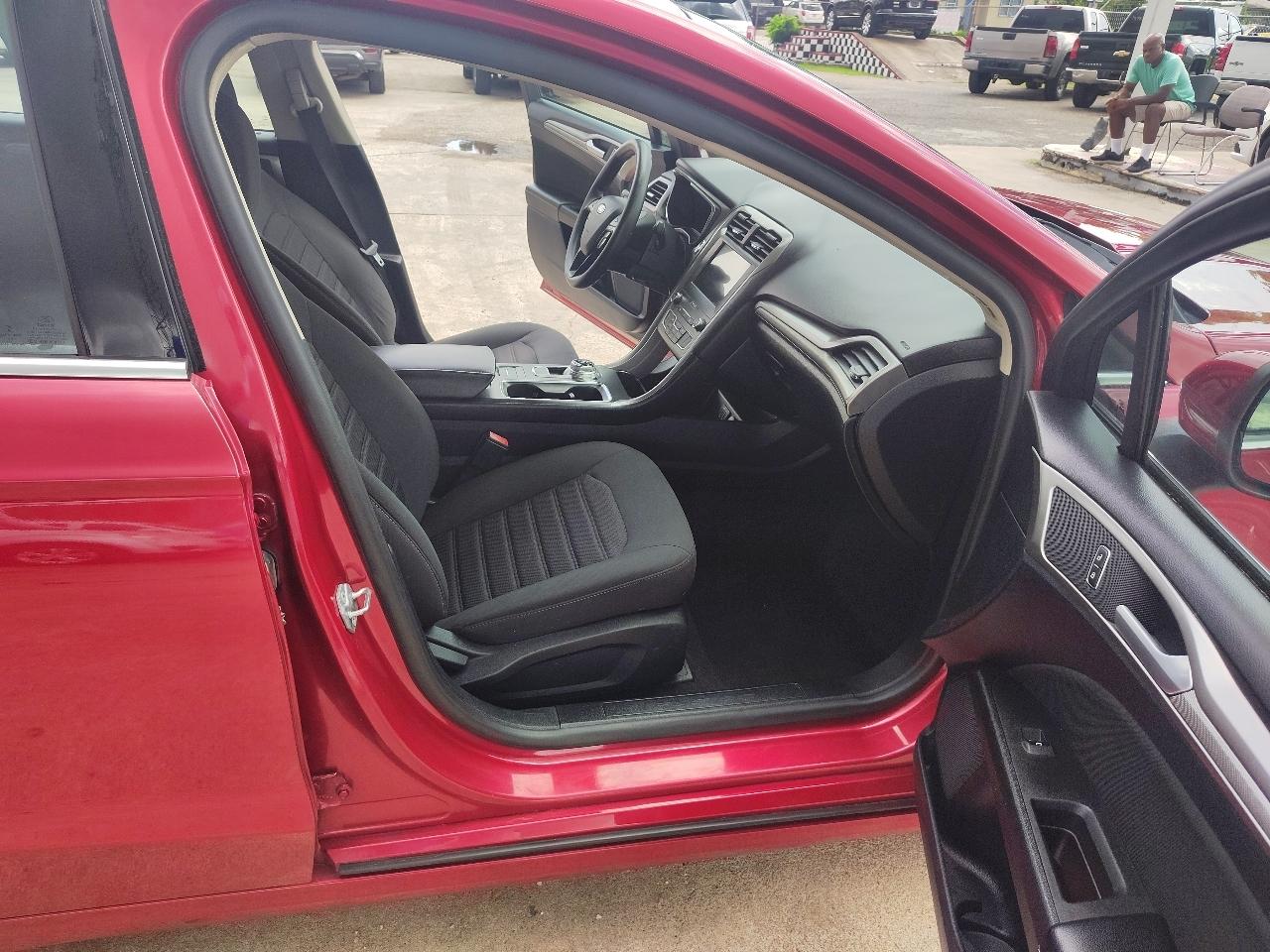 Ford Fusion SE 2020
