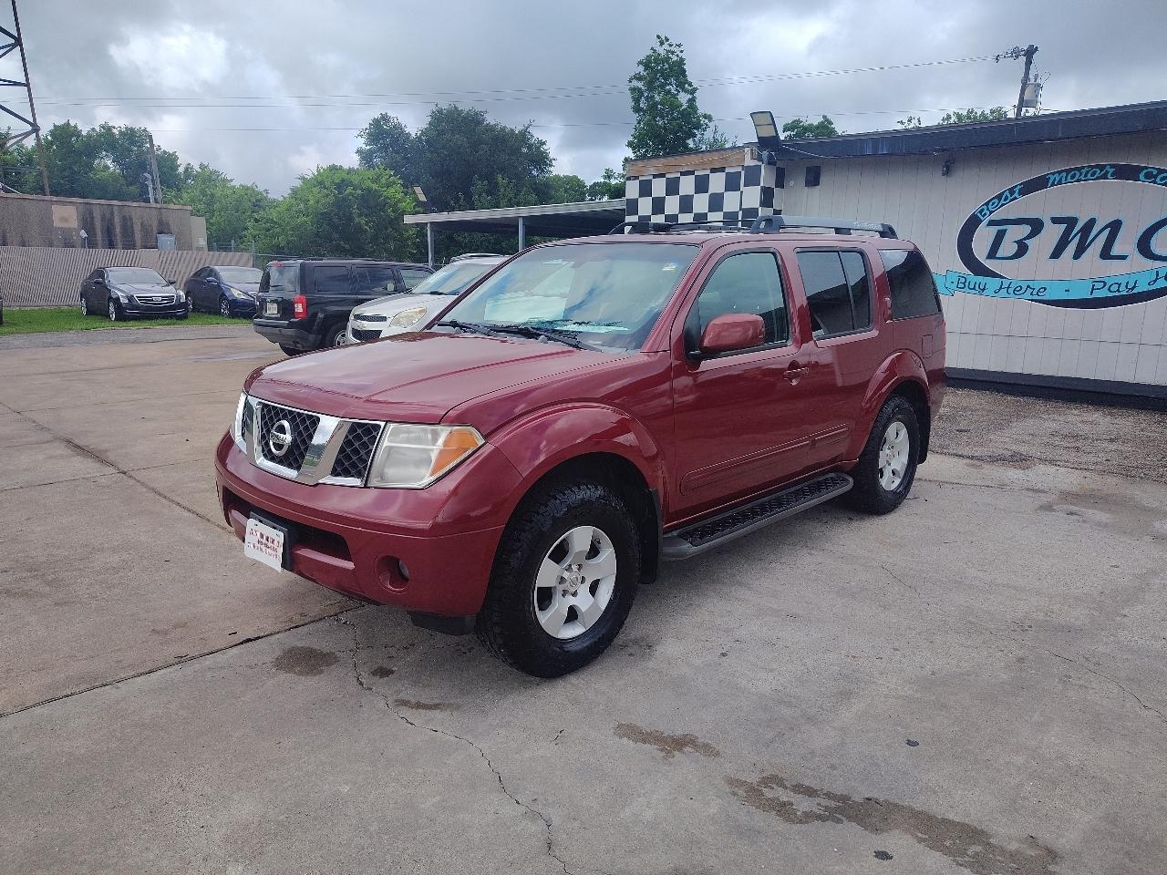 Nissan Pathfinder LE 2WD 2005