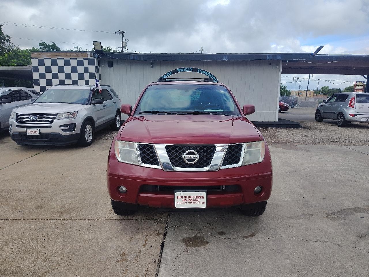 Nissan Pathfinder LE 2WD 2005