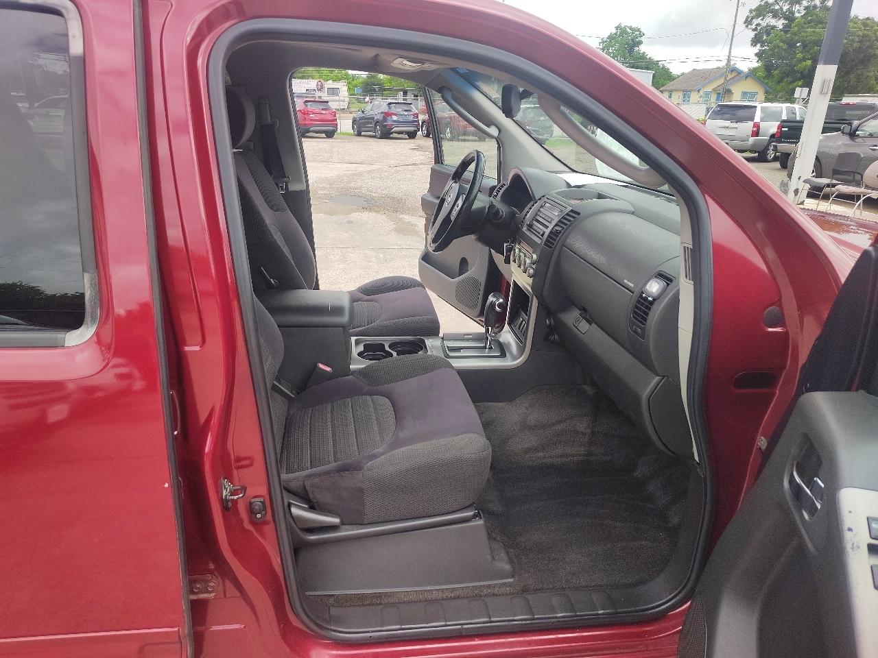 Nissan Pathfinder LE 2WD 2005