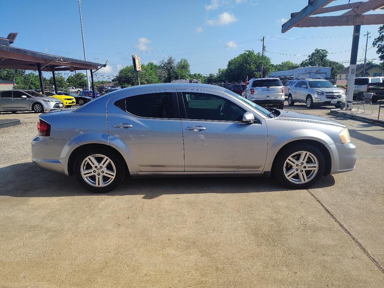Dodge Avenger SXT 2013