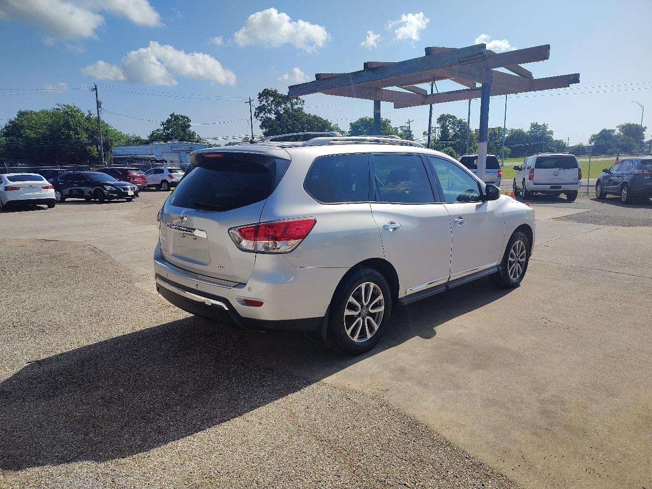 Nissan Pathfinder S 2WD 2014