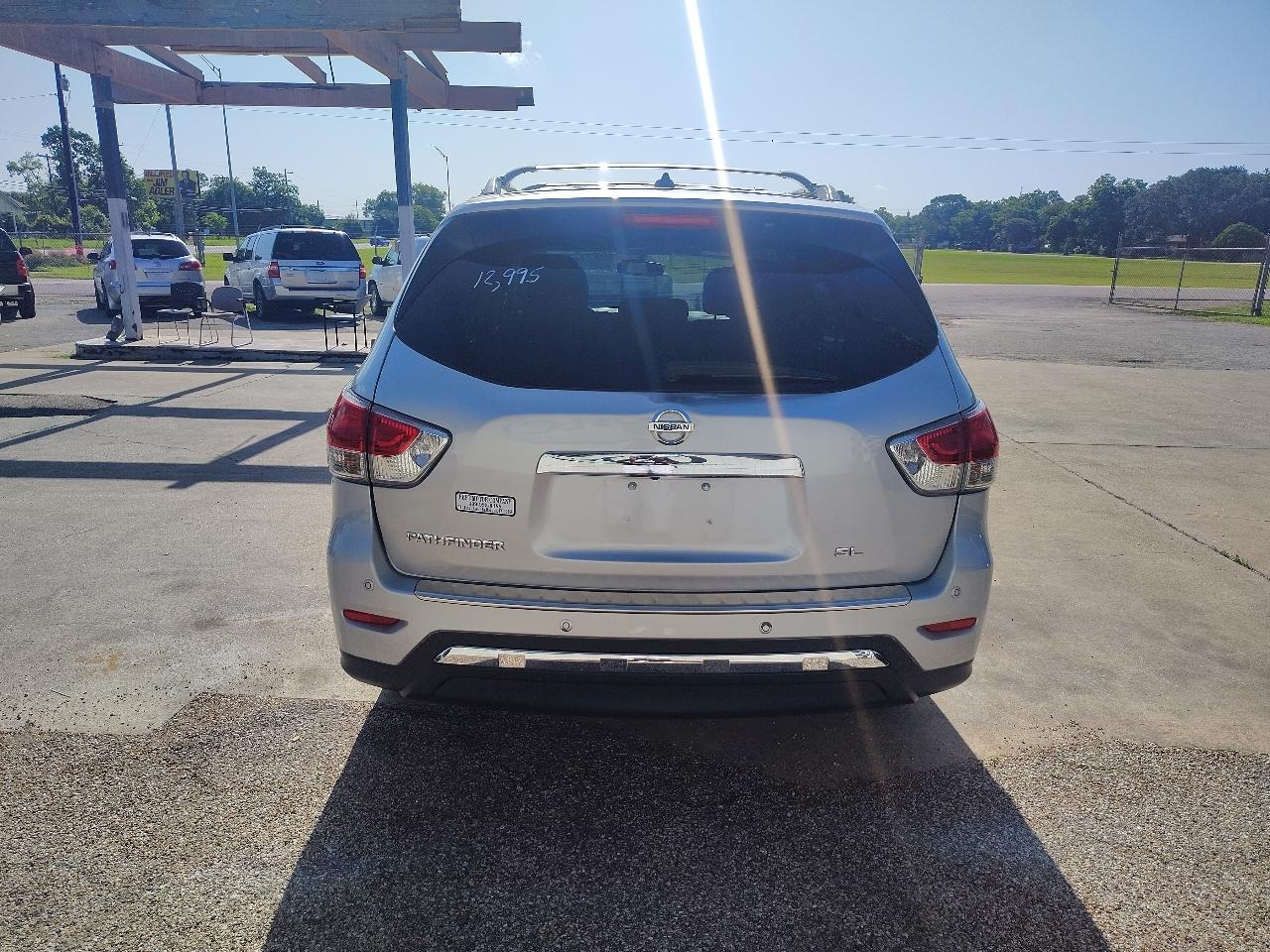 Nissan Pathfinder S 2WD 2014