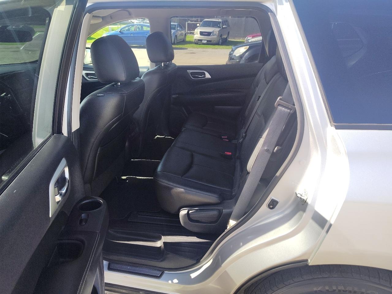 Nissan Pathfinder S 2WD 2014