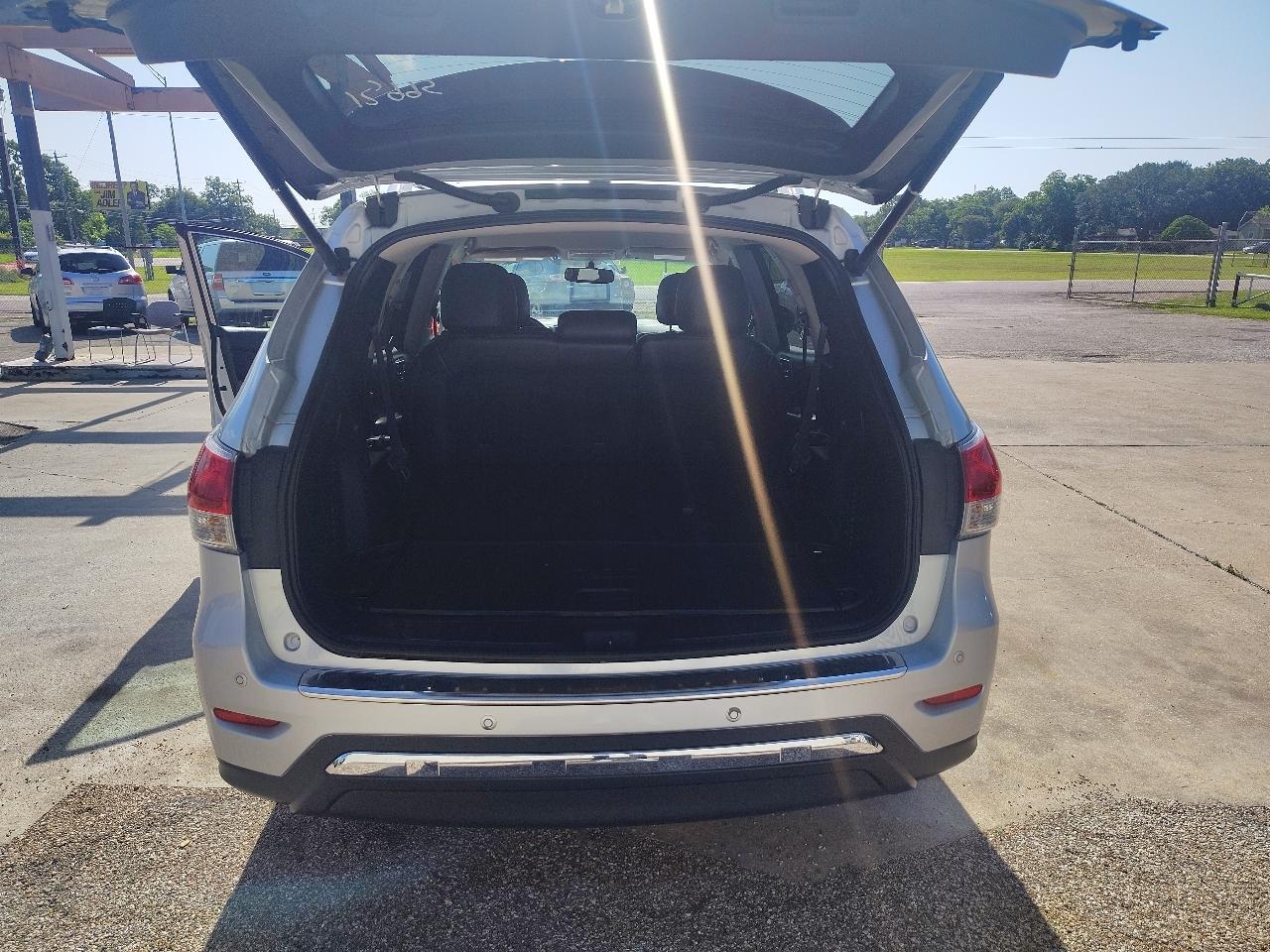 Nissan Pathfinder S 2WD 2014