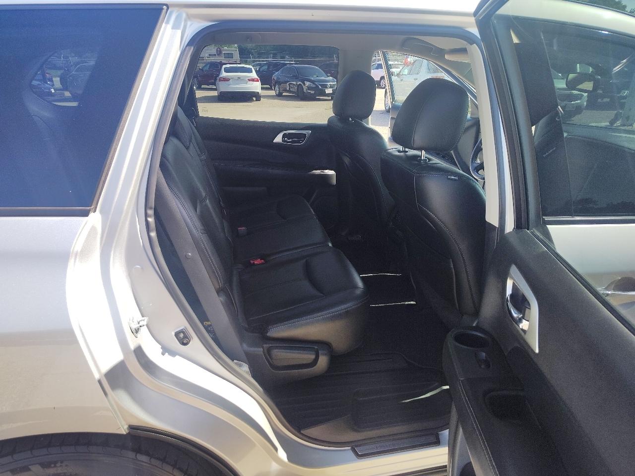 Nissan Pathfinder S 2WD 2014