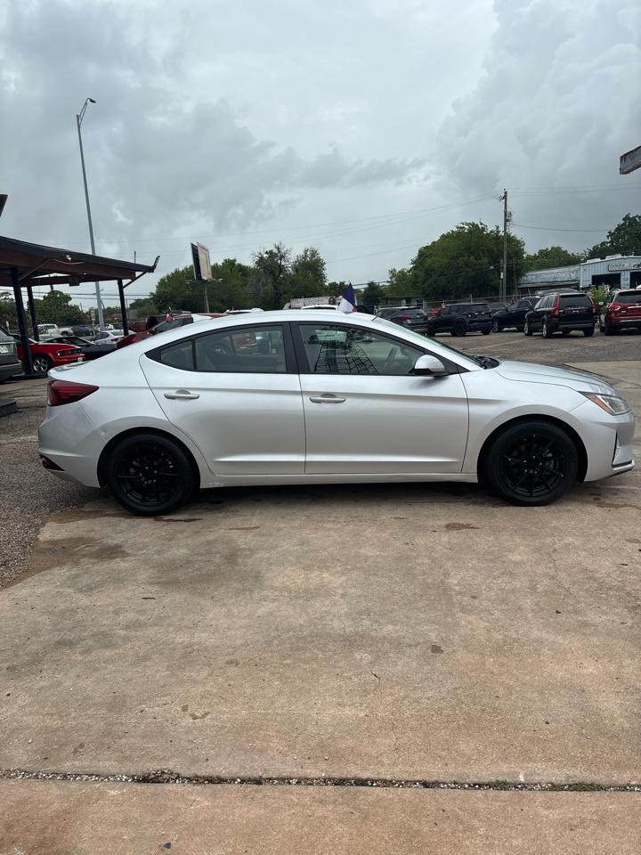 Hyundai Elantra Limited 2019